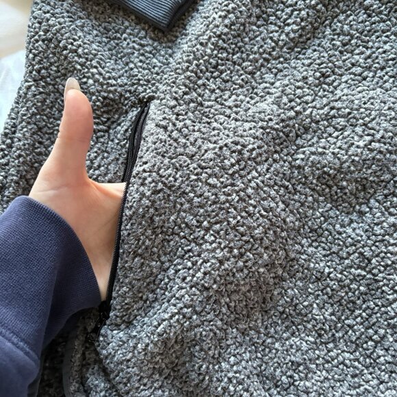 Womens Size XL Fleece Jacket Gray Blue Zip Pockets Winter Fall High Neck - Picture 2 of 9